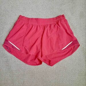 Lululemon Hotty Hot Shorts sz 8, 4"